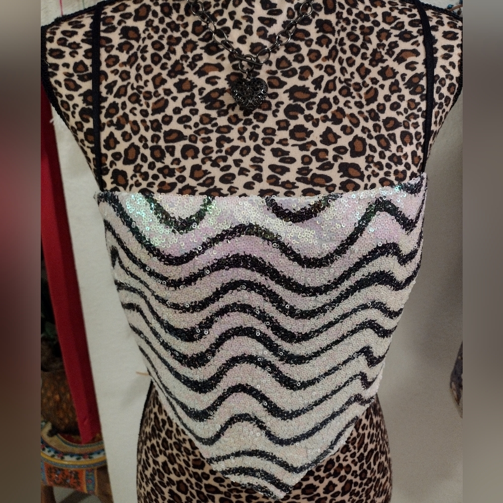 Sequin Wave Pattern Women's Tank Top Bling Flam Pink